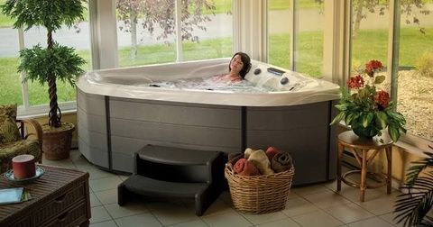 Hot Tub Installation Guide: Setup, Key Features, Types & Benefits